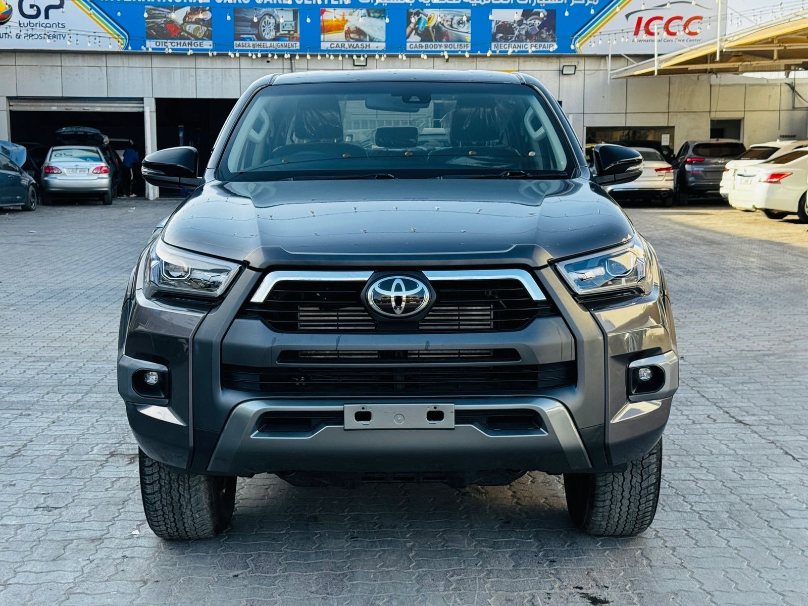 Toyota Hilux SR5 2023 Key Start Grey image